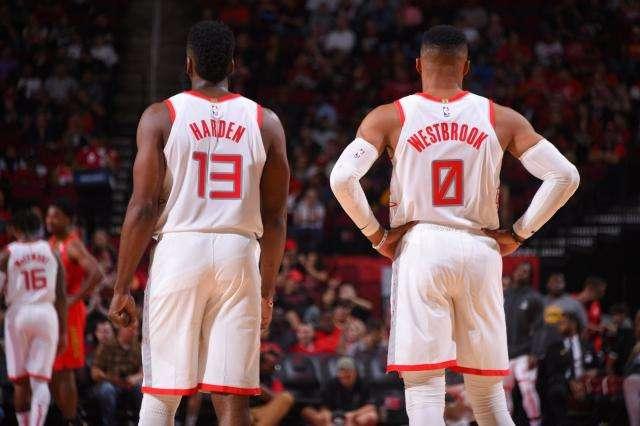 他与詹姆斯 他与詹姆斯