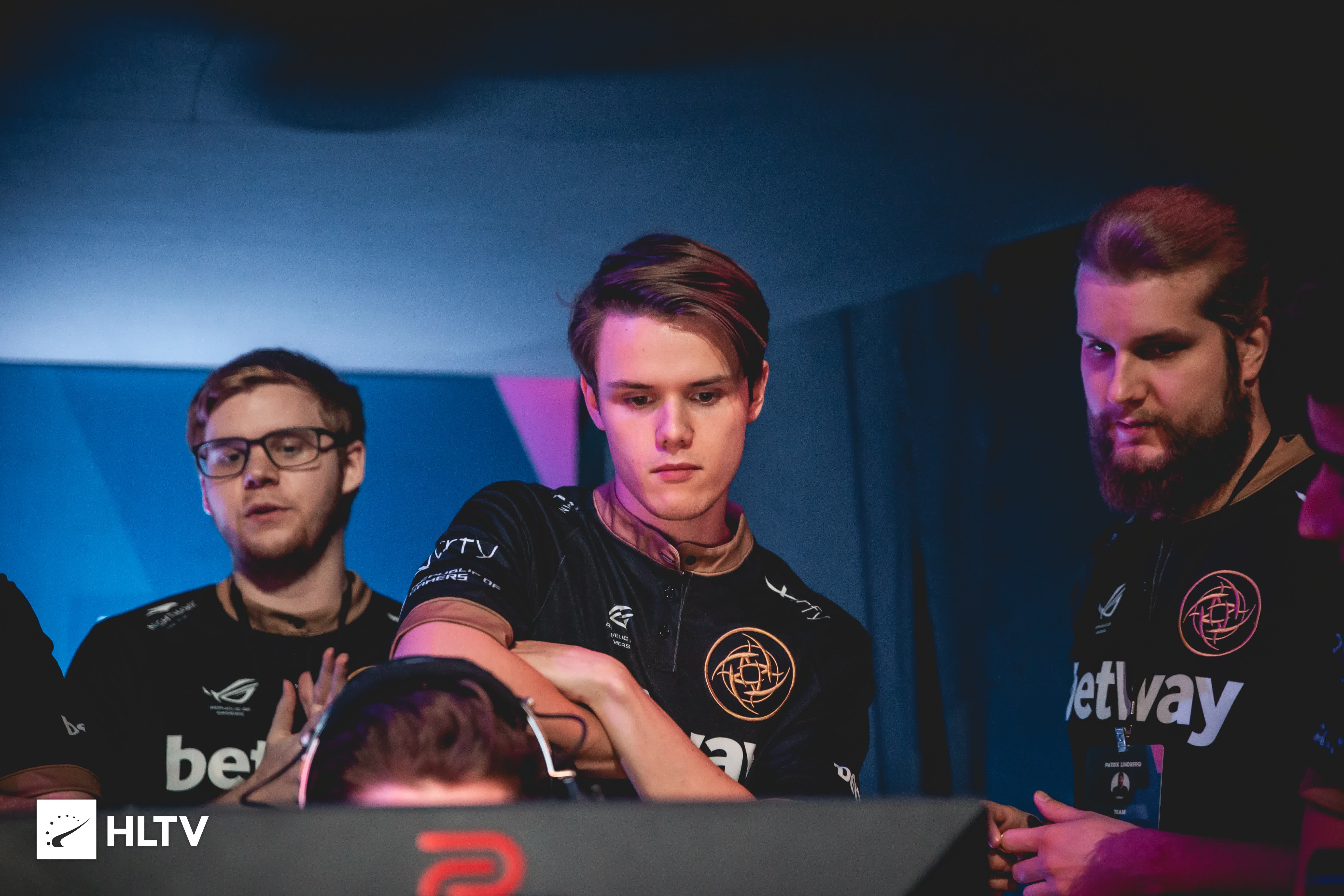 特别是在面 特别是在面